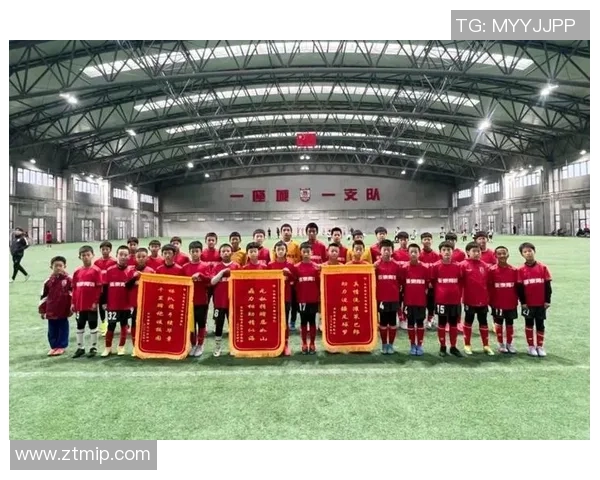 团结一心共筑梦想援助武汉足球助力青少年成长与发展