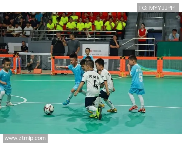 足球囚笼中的梦想与挣扎球员们如何在逆境中寻求自由与希望