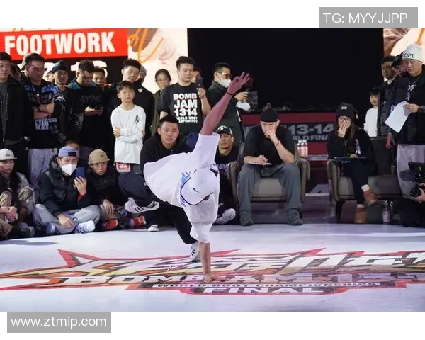 街舞文化探秘：深入解析杭州街舞队的战术盯防与团队协作